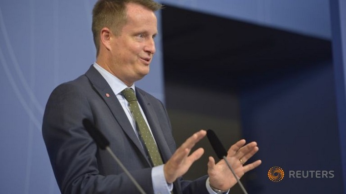 Sweden extends temporary border controls